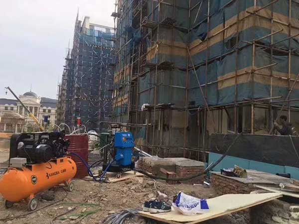 遼陽-聚氨酯外墻保溫前途(圖1) 聚氨酯外墻保溫噴涂設(shè)備