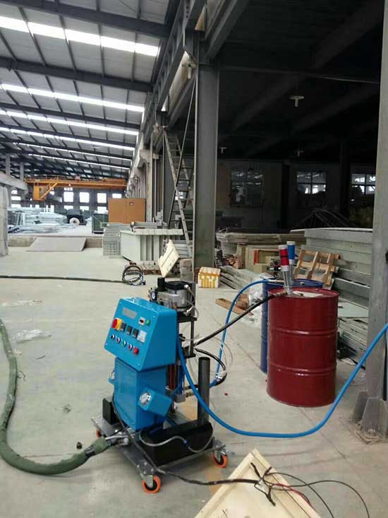 聚氨酯硬泡分類(lèi)(圖1) 輕鋼結(jié)構(gòu)聚氨酯硬泡保溫噴涂