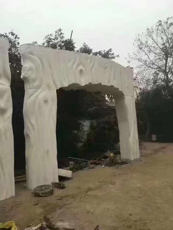 城市雕塑防腐聚脲噴涂機(圖1) 城市雕塑表面硬化防腐聚脲噴涂