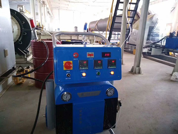 聚脲噴涂料(圖3) Q5200聚脲噴涂料的噴涂機(jī)器管道防腐案例