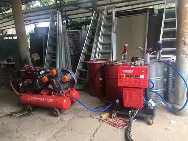 氣動噴涂機(圖2) JNJX-III(E)型氣動噴涂機水箱保溫施工案例