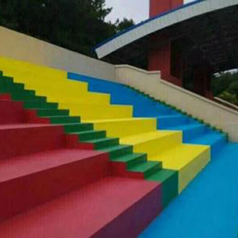 噴聚脲的施工隊(duì) 防腐防水聚脲施工(圖1) 體育看臺噴涂聚脲施工案例