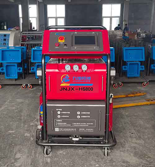 什么東西噴涂到泡沫上增加硬度(圖1) H5800PLC聚脲原料噴涂機