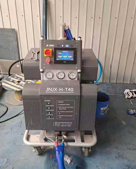 噴涂聚氨酯機械設備工廠(圖1) T40噴涂聚氨酯機械設備