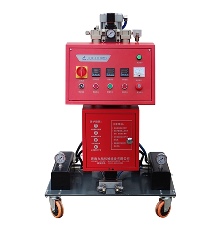 聚氨酯設(shè)備設(shè)計(jì)特點(diǎn)(圖1) 聚氨酯設(shè)備JNJX-III(H)型